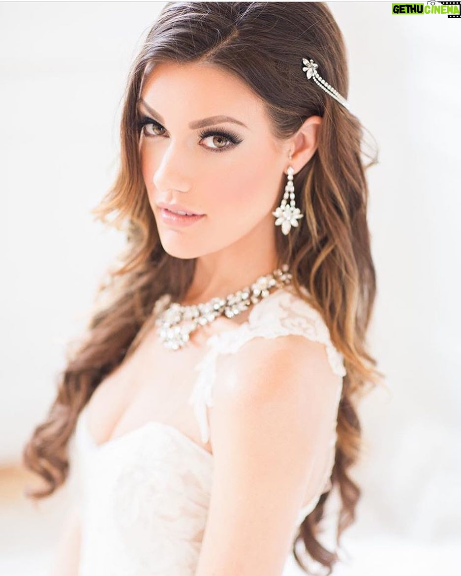 Celeste Ziegler - 541 Likes - In honour of the biggest wedding show, Crème de la Crème coming up this Sunday, I thought I'd throw it back. This is one of the photos from our editorial shoot that's now PUBLISHED in the current issue of @wedluxe magazine and is also up on their blog . Grab your copy of the magazine, available at newsstands across Canada! Honoured to be published in my favorite wedding magazine! I will also be staffing the show, so please come say hi to my staff working the front door this Sunday.
Makeup : @jasminehoffman
Photog: @nomo.simplysweetphotography
Venue : @cecilgreenparkhouse
Jewels: @jewelietteshop
Hair: @hairbybrands
Stylists/Decor: @nichestylists
Dress: @bisou_bridal
Cake : @legateaubakeshop
Stationery: @hellomaurelle