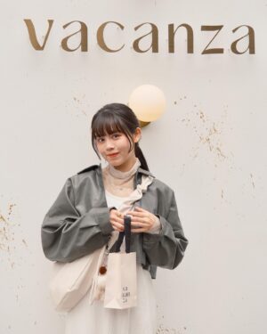 Celine Kao Instagram - 舊飾品怎麼辦 @vacanza_accessory 幫你辦！

每個人都為環境永續出一點小力就會是大力！
Vacanza 自4/19起至4/29 推出「#飾品舊換新」計劃
邀請大家帶家中舊飾品到「vacanza lab. 假期中山實驗店」回收 ✨免費兌換全新飾品
讓舊物重獲新生 以「4R回收機制」進行 實現品牌理念#永續假期 和大家一同迎接4/22世界地球日💘
與環境藝術家—李霽 打造再生藝術「永續假期展」在新vacanza lab. 假期中山實驗店 @vacanza_lab 開幕
藝術作品「Spirit Stay」使用12,000件回收飾品打造
同時vacanza 也推出新系列「再生銀」以回收的飾品重製而成！

能夠讓生活中使用不到的老舊物品重新利用 還可以再拿到漂亮的新寶貝
大家快攜兄弟姐妹一起去玩🧚🏻‍♀️

（項鍊、戒指、手鍊皆可兌換。耳環、耳夾、耳骨夾需兩支為一對。髮飾及周邊商品恕不適用）