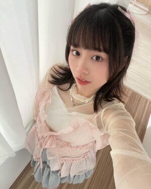 Celine Kao Instagram - 🩰💖🎀
開心漂亮不便秘

衣 @qutee_studio_
全臉都是 @hince_official_tw 花漾禮盒💄