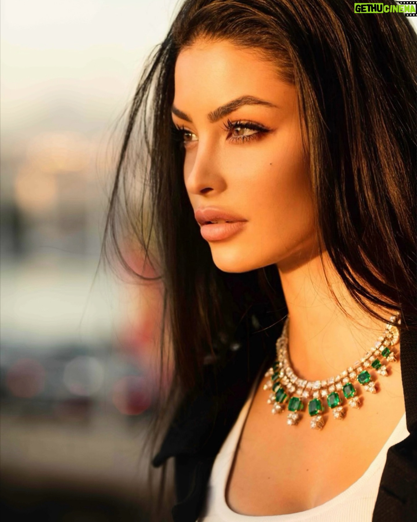 Céline Morel - 3 Likes - Chic sophistication, elevated by @boucheron jewellery.
Photographer : @photoyo.insta
