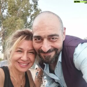 Cem Cücenoğlu Instagram - Dile kolay...
Selahattin Taşdöğen ile 10 yıl,
@hilmierdem35 ile 21 yıl,
@binnurserbetcioglu ile 2,5 yıl sonra aynı projede kavuştuk. O kadar mutluyum ki🥰🌹 #kızıkaçıralımgerisikolay