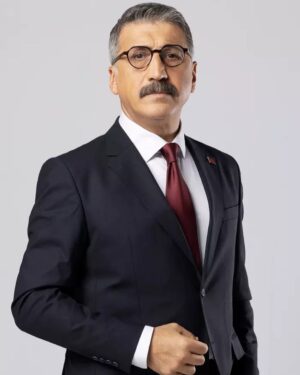 Cem Davran Instagram - “Bambaşka Biri”
#TuranÖztürk