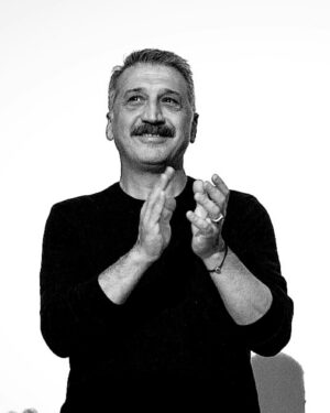 Cem Davran Instagram - Bildiğin umumi arzu üzerine, hikâyeden buraya.
#Hayat Ne buldunuz bilmem, buyurun o halde.