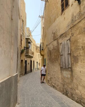 Cem Davran Instagram - Bu gidiş gidiş değil.
#Volume98
#Malta