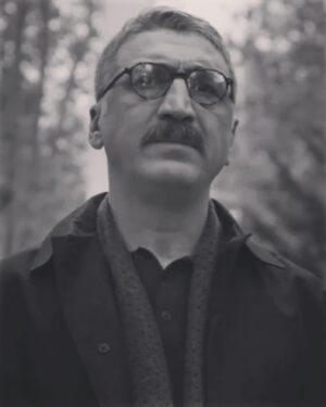 Cem Davran Instagram - Yol bu, yolculuk bu, sevdiğin hikâyenin peşinden koşmak da ödülü, hem de gençlerle elele. Hoşgeldin akranım Turan, sefalar getirdin. 
#BambaşkaBiri #Turan