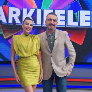 Cem Davran Instagram - Açılan sandık sayısı.
Seçim’in “s”si ve dahası.
Çarkıfelek saat 20.00’de Tv8’de.
#çarkıfelek #tv8 
@tv8 @duygumum @acunmedyatr @carkifelektv8