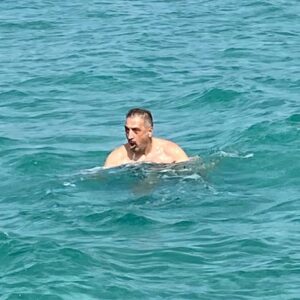 Cem Davran Instagram - Bu gidiş gidiş değil.
Siftah…
Soğuk ama…