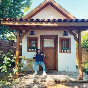 Cem Gelinoğlu Instagram - Bol bol dinlenildi, enerjiler toplandı,  yeni dostlar kazanıldı, Bursa Bülbül’ü için yola çıkılıyor 😍🦜