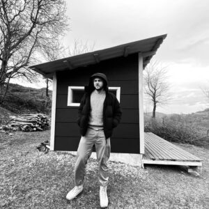 Cem Kenar Instagram - #cabinlife 🏕