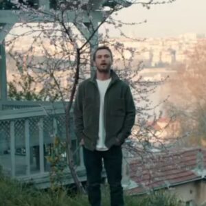 Cem Uslu Instagram - Finale doğru ilerlerken TEMA Vakfı işbirliğiyle Çukur Ormanı projesini başlatıyoruz. Hedefimiz 50.000 ağaçlık bir orman. Siz de bize katılın, sizin de Çukur Ormanı'nda dikili bir ağacınız olsun! Dünyamıza, ülkemize, doğamıza nefes aldıralım.

#DoğaNefesAlsın #Çukur #TEMA #showtv #ayyapım