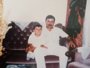 Cem Uslu Instagram - Babam ve ben 🙂 Kaç yaşındayım?.. 5 filan herhalde... #tbt