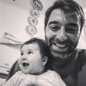 Cem Uslu Instagram - Bugün #DünyaKızÇocuklarıGünü
Bu güzelim de yeğenim Doğa 😊🧿
Günleri, geceleri, ömürleri güzel olsun! 🖤🤍