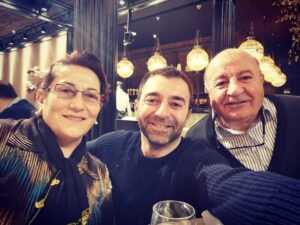 Cem Uslu Instagram - Anneciğimin doğum günüydü bugün... İyi ki doğmuş benim canım! 😊
