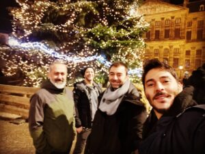 Cem Uslu Instagram - Viii vişş yu e meerii dıppp tısss! 😊🎶🎶🎶