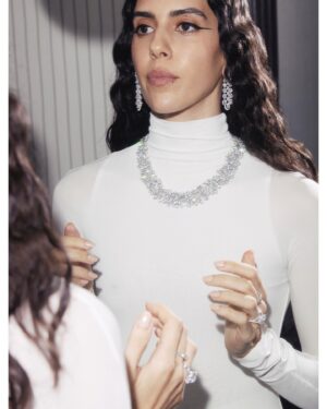 Cemre Ebüzziya Instagram - Last night was a beautiful dream, one I shall cherish for a long time thank you Chopard for the magical evening. 
I have to give the biggest thank you to my incredible team: my dearest family Lucia @lucroce_ , my incredible kind savior Wendy İles @wendyiles_hair, my angel incredible Philipp @philippverheyen and dear kind talented Robin @robinkater İts a joy creating with you. 
————————————————————————————————
Dün gece çok güzel bir rüyaydı, uzun süre yaşatacağım bu büyülü akşam için Chopard’a teşekkür ederim.
En büyük teşekkürü inanılmaz ekibime vermeliyim: sevgili ailem Lucia, inanılmaz meleğim Philipp ve sevgili nazik, yetenekli Robin. Sizlerle yaratmak çok keyifliydi.
————————————————————————————————
@chopard @tektassaatcilik @priveepr @arzudemirer @maisonalaia