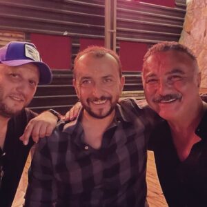 Cengiz Bozkurt Instagram - Buluştuk galiba yeniden. #leylailemecnun @atayaliko @enistesigelmis