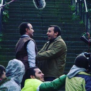 Cengiz Bozkurt Instagram - Facebook hatırlattı bugün, 9 yıl önce bugün diye.
Leyla İle Mecnun’un  ilk bölümü ilk sahneler. Kireçburnu merdivenleri, Mecnun’un Baggal’ı Leyla sandığı sahne. Bi brit mevzusu da vardı sanırım.
İyi bi dizi yaptığımızı düşünüyoruz ama etkisi yıllara yayılacak, bir iki kuşağı etkileyecek derecede bir iş çıkaracağımızdan bihaberiz. Len iyi ki facebook varmış be diyesi geliyor insanın. #leylailemecnun #mecnun #erdalbakkal #trt #kireçburnu #tb