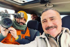 Cengiz Bozkurt Instagram - Tayinim Edirne Kuyubaşı Lisesi’ne müdür olarak çıktı. Sizleri çok kıymetli öğrencilerimle tanıştırayım. #karatahtadizi @usyapimtv @trt @endermihlar @bensuugurr @furkandic8 @miraydaner