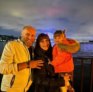 Çetin Altay Instagram - Doğum günün kutlu olsun nice senelere bitanem kızımın ve oğlumun anası 🤗🤗🎂🎂🎂