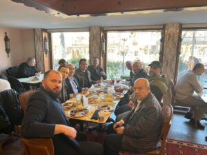 Çetin Altay Instagram - Kosovo da değerli dostlarımla güzel bir gündü.