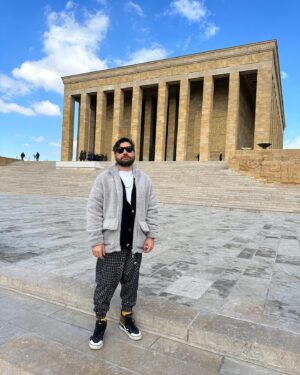 Ceyhun Fersoy Instagram - Yolun yolumuzdur 🇹🇷♾️
#atatürk #mustafakemalatatürk #anıtkabir #ankara #atamizindeyiz