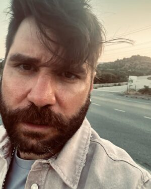 Ceyhun Fersoy Instagram - Bayramlıklarımı giydim Aga🕶️
#fashion #like #trend #instadaily #feast #photooftheday