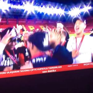 Cezmi Baskın Instagram - 19 Mayıs armağanı için Beşiktaş ‘a teşekkürler.
#beşiktaş #futbol #kupa