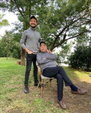 Cezmi Baskın Instagram - Baba oğul keyif çatıyoruz.