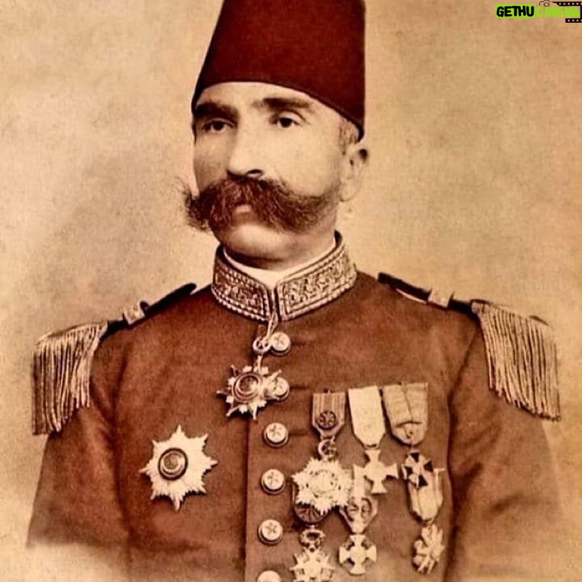 Cezmi Baskın - 3.3K Likes - Paşa dedem.
Şaka şaka.