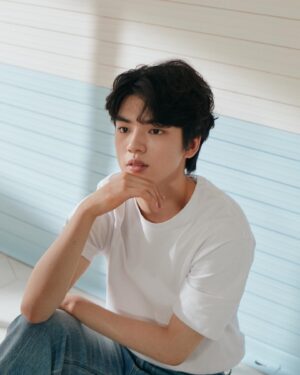 Cha Jun-hwan Instagram - 준환이는 롤온해~

With 
@mentholatum_korea ❤️💙
#멘소래담롤온로션