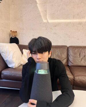 Cha Jun-hwan Instagram - LGXBOOM360 평상시 연습할때 요즘 자주 사용하는 스피커인데요 엑스붐360이라는 이름에 걸맞게 사운드가 여러방향으로 균일하게 전달이 되고 또 한번 충전하면 최대 24시간으로 실내외 상관없이 편하게 사용이 가능합니다~ 
감사합니다🫶🏻

#제품지원 by #Lg전자
#XBOOM360 #엑스붐360 #XO3Q