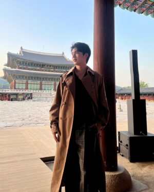 Cha Jun-hwan Instagram - 첫 경복궁 나들이🏠

#GucciCruise24