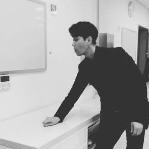 Cha Seung-won Instagram - 촬영중 막간을 이용한 취미생활...