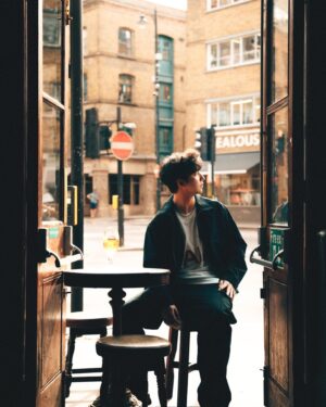Cha Sun-woo Instagram - London🇬🇧💙 X @jinifoto 

토트넘 경기는 일정내에 없어서 못보지만 런던까지 왔으니 토트넘 유니폼은 입어줘야지🤍Tottenham hotspur🤍
@spursofficial 

#london #spurs #tottenham #sony #son7