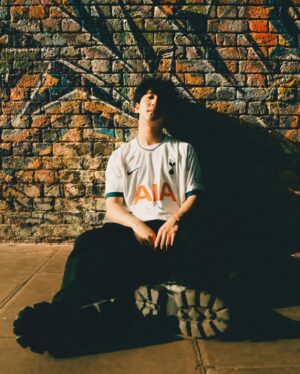Cha Sun-woo Instagram - London🇬🇧💙 X @jinifoto 

토트넘 경기는 일정내에 없어서 못보지만 런던까지 왔으니 토트넘 유니폼은 입어줘야지🤍Tottenham hotspur🤍
@spursofficial 

#london #spurs #tottenham #sony #son7