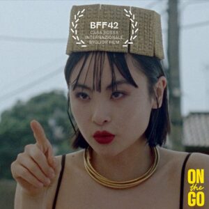 Chacha Huang Instagram - Después de un año de baile por grandes festivales internacionales y nacionales, cosechando varios premios, hoy @onthegofilm estrena en casa: llega a las salas de cine en España. 

On the Go, a film written and directed by @juliadecastro___ & @mariagiseleroyo produced by @jurandjur 
Starring @juliadecastro___ @omarayuso @chachahuang 
#cineespañol