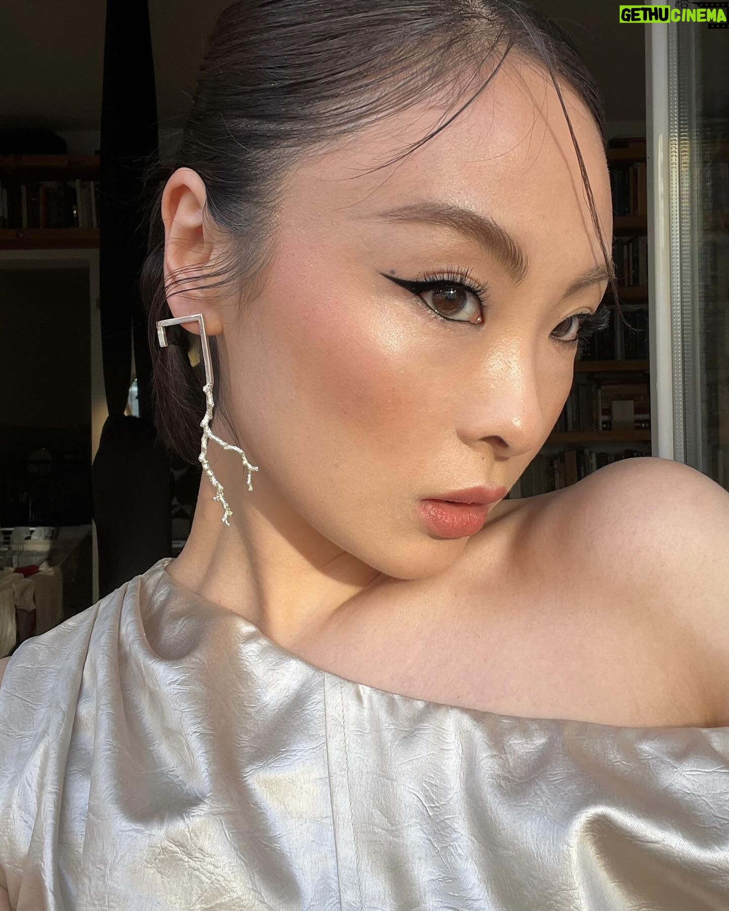 Chacha Huang - 3 Likes - Another year celebrating with @diorbeauty
The magic ✨doubled with @merakiagents family.
Thanks to @mariorubiio for the glow and @carlosvillarejo for making the moments shine.
#diorbeauty