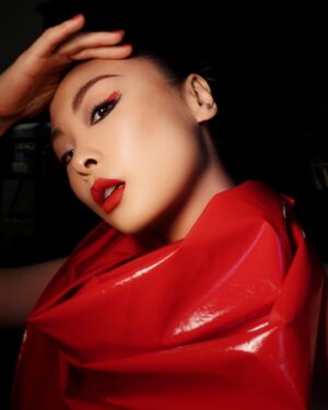 Chacha Huang Instagram - MAX @hbomaxes 🥀
with @diorbeauty @ezequiel.rodsan
💃🏻 @merakiagents
