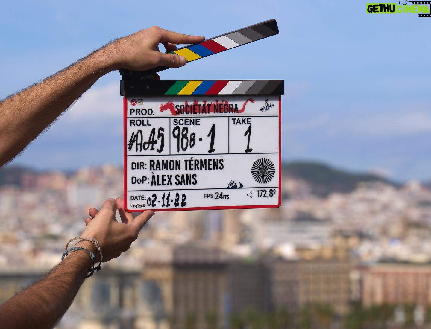 Chacha Huang - 3 Likes - 🎬Societat Negra
Mi primera película rodada en Catalán (no, no hablo Catalán, pero sí en la peli, ahí el reto).
Ha sido una gozada trabajar y crear junto con un equipo increíble de 10. Gracias @tb.ramon por confiar en mí para darle vida a Pei Lan, un personaje con tanta profundidad y complejidad, un regalo de la profesión.
Feliz de contaros que inauguramos el festival de @fic_cat el 1 de junio y la estrenamos en cines en España en octubre. Stay tuned. @segarrafilms
📷 @junda_senjin