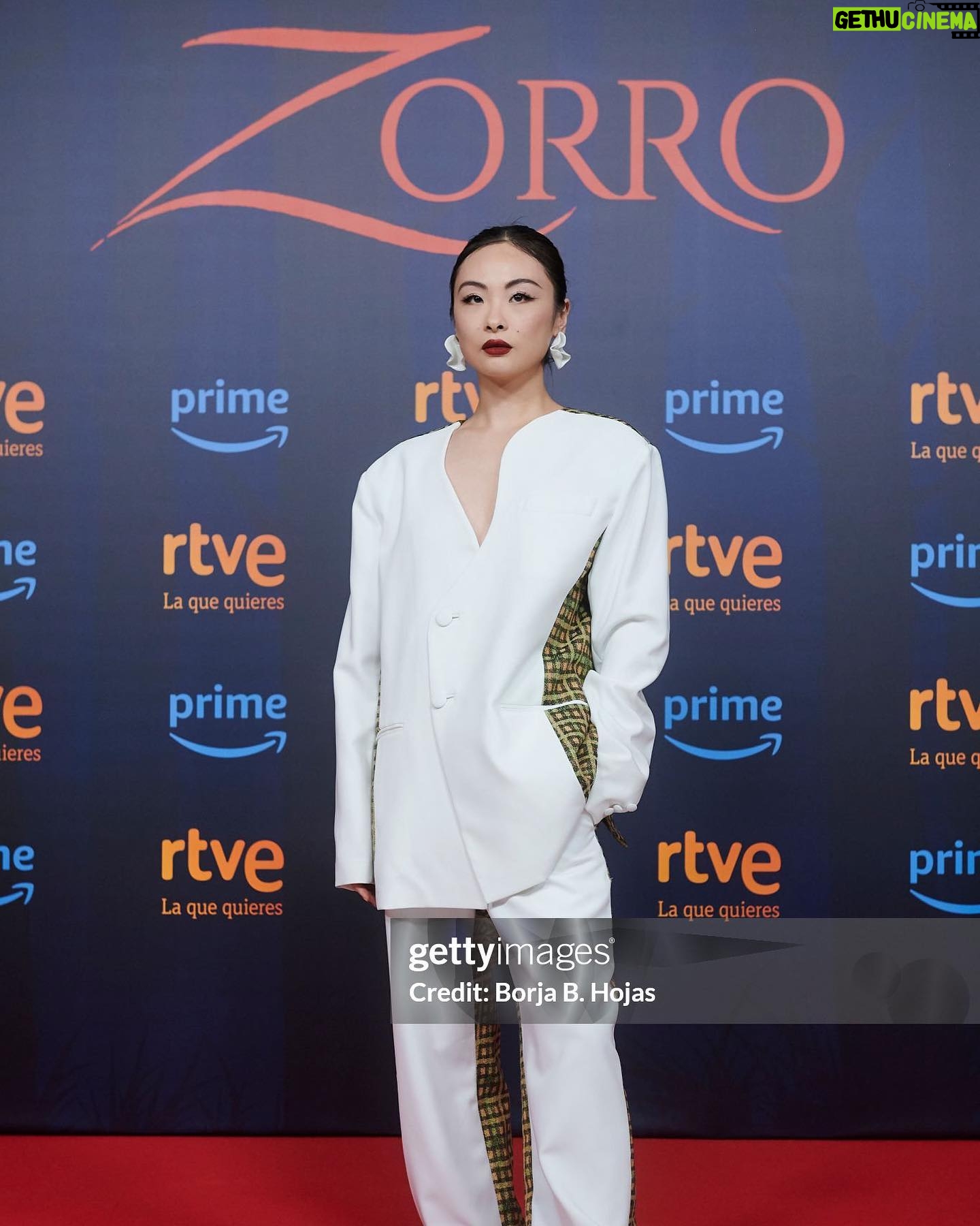 Chacha Huang - 3 Likes - ZORRO premiere in Madrid
Mañana el 25 estrenamos en @primevideoes
El 28 en la 1 @rtve
Espero que que os guste❣️
Gracias por acompañarme siempre @diorbeauty @mariorubiio