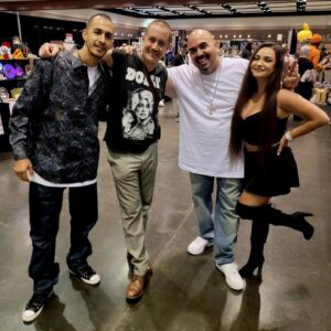 Chad Lindberg Instagram - Great times w/ friends at the ToyXpo. Chilling with @actornoelg @iamstevevillegas & @brandiqueenm. 🕶