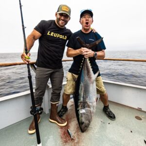 Chad Mendes Instagram - It’s almost that time again folks!!! Our first @finzandfeatherzguides Tuna trip of the 2024 season is coming up! Our trips are all booked up and we are ready to crush it!! FISH ON!!!! 

#bluefintuna #offshore #fishing #leupoldoptics #onxhunt #finzandfeatherz