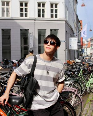 Chahub Marut Ghoummeddin Instagram - 🤍🩶💙 
THE BEST TIME IN CPH 🇩🇰 @mtmatii 
#nyhavncanal #nyhavncopenhagen #cophenhagen #denmark