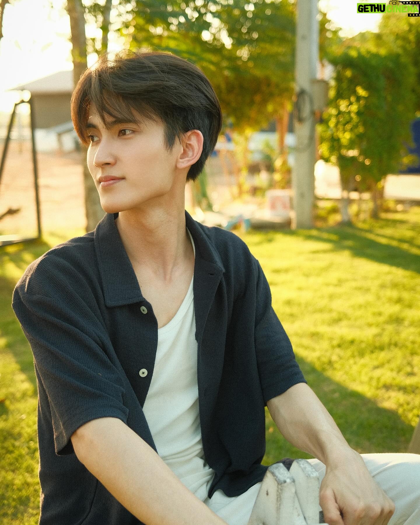 Chalongrat Novsamrong - 41.3K Likes - Sunset 🌅 @hm #hm #hmthailand