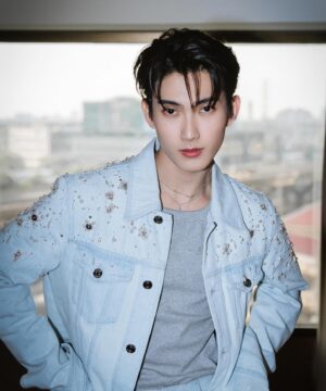 Chalongrat Novsamrong Instagram - #versacess24