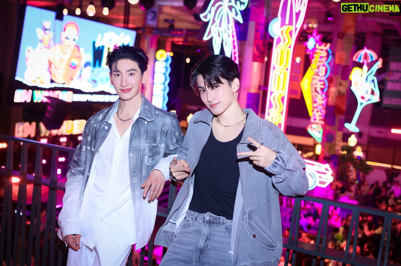 Chalongrat Novsamrong - 52.3K Likes - Unveiling Bangkok’s chicest new hangout spot! Chilling and
take a sip at #EMWONDER on 5FL, at EMSPHERE
LET’S GO PARTY
LET’S GO CRAZY
LET’S GO WILD
#EMDISTRICT #EMSPHERE @theemsphere