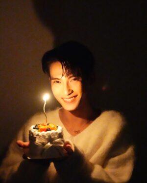 Chalongrat Novsamrong Instagram - 🎂🎂🎂🎂🧡🧡🧡🧡
