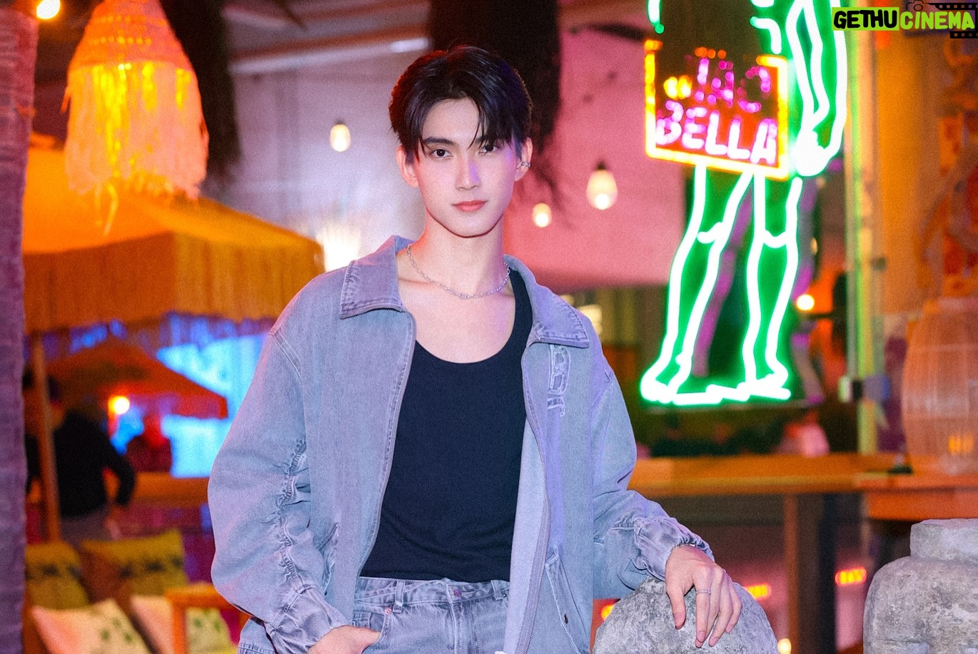 Chalongrat Novsamrong - 52.3K Likes - Unveiling Bangkok’s chicest new hangout spot! Chilling and
take a sip at #EMWONDER on 5FL, at EMSPHERE
LET’S GO PARTY
LET’S GO CRAZY
LET’S GO WILD
#EMDISTRICT #EMSPHERE @theemsphere