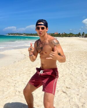 Chance Perez Instagram - Looking forward to weather like this soon ☀️ 🌴