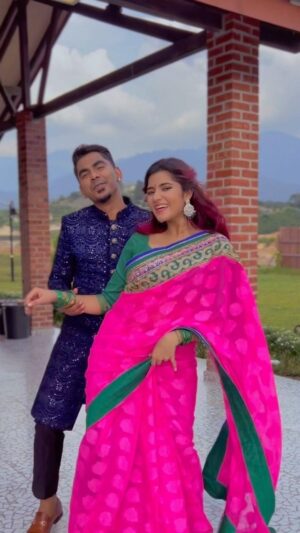 Chandhine Kaur Instagram - Recreation of our stage performance in shooting gap.. 

Attire @warnamozhi 
Choreo @millennium_arts